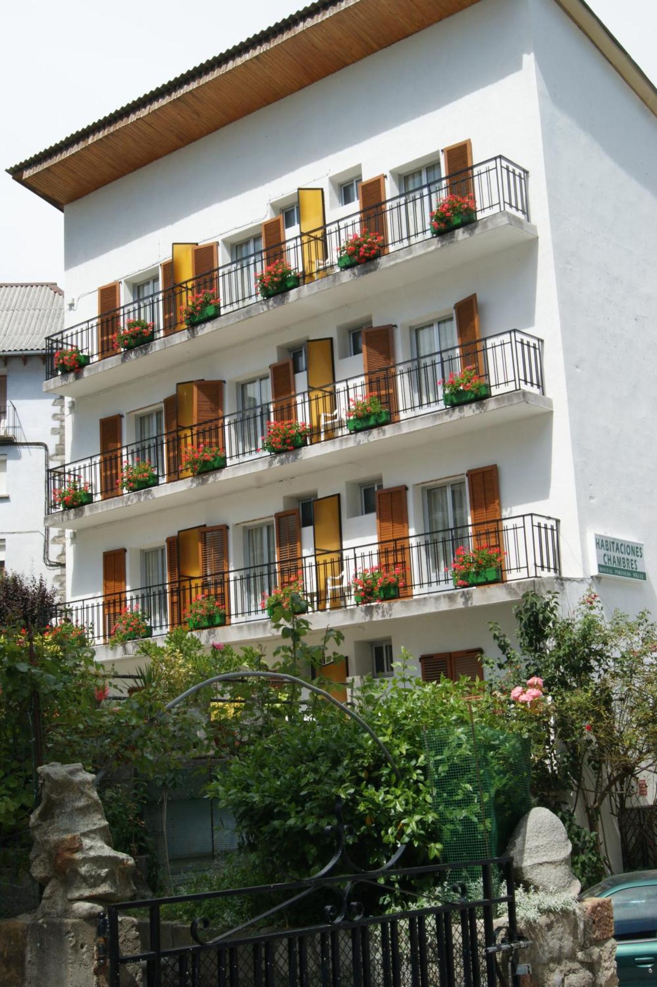 Hostal Pirineos Meliz บีเอลซา ภายนอก รูปภาพ
