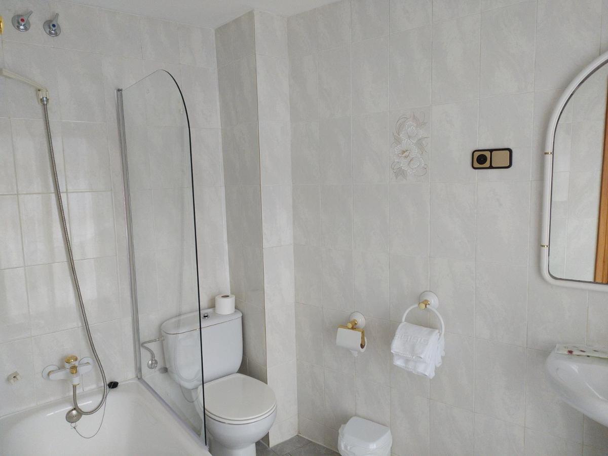 Hostal Pirineos Meliz บีเอลซา ภายนอก รูปภาพ